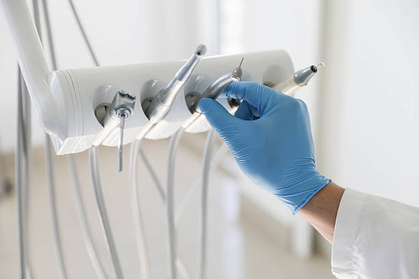 Professional Emergency Dentist technician working in Mokuleia, HI